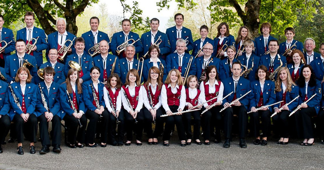 Neue Uniformen F R Den Musikverein Weitenung Viele Schaffen Mehr