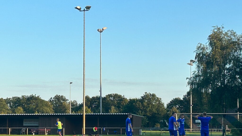 Sanierung Der Flutlichtanlage Sportplatz Tsv Heidenau Viele Schaffen Mehr