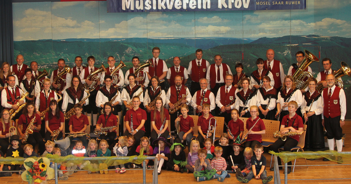 Neue Uniform zum Jubiläum des Musikvereins Kröv Viele schaffen mehr