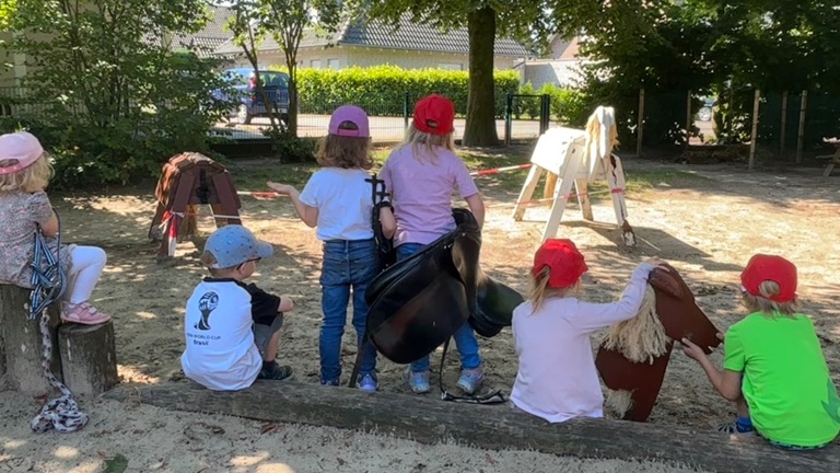 Holzpferde für den St. Johannes Kindergarten Heek