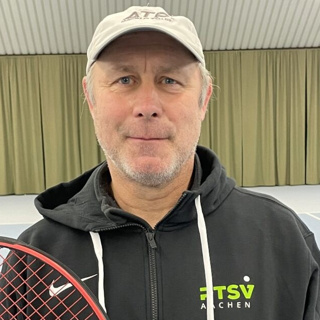 Tennistraining beim PTSV Headcoach Axel Hornung