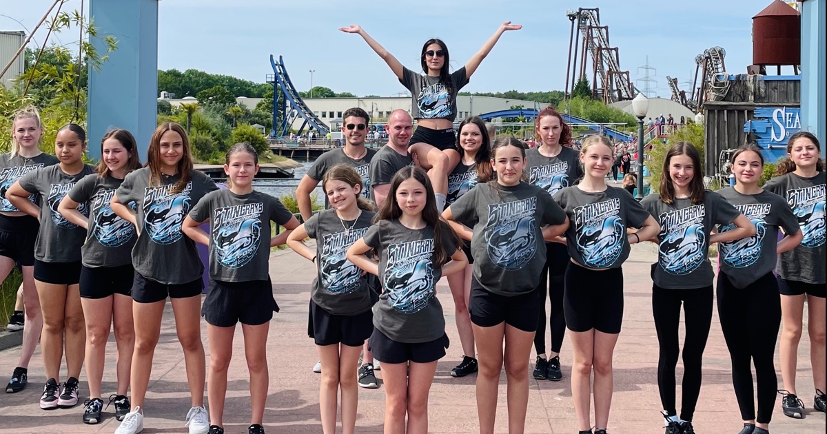 Uniformen für die Stingrays Cheerleader - Viele schaffen mehr