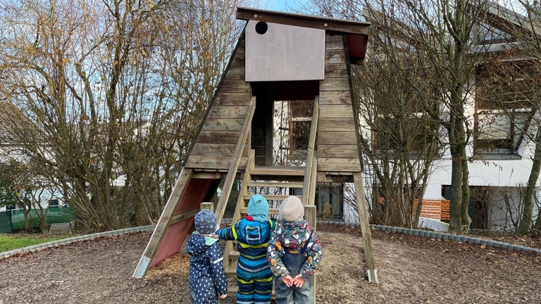 Erneuerung Spielturm der Ev. KiTa Arche Noah in Kirchberg