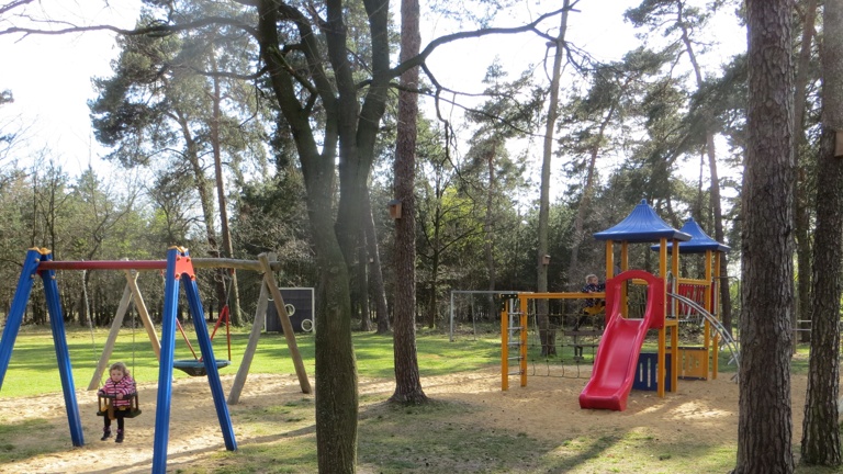 Spielturm für die Kleinen - Spielplatz Am Flüddert