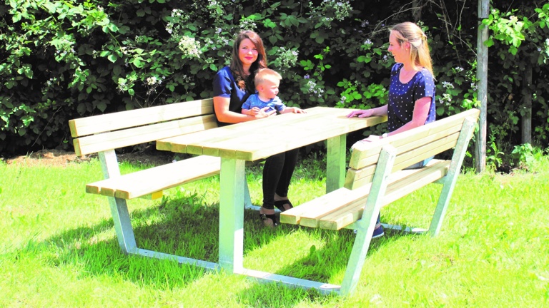 Sitzgruppen für Kinderspielplätze der Gemeinde Waldbreitbach