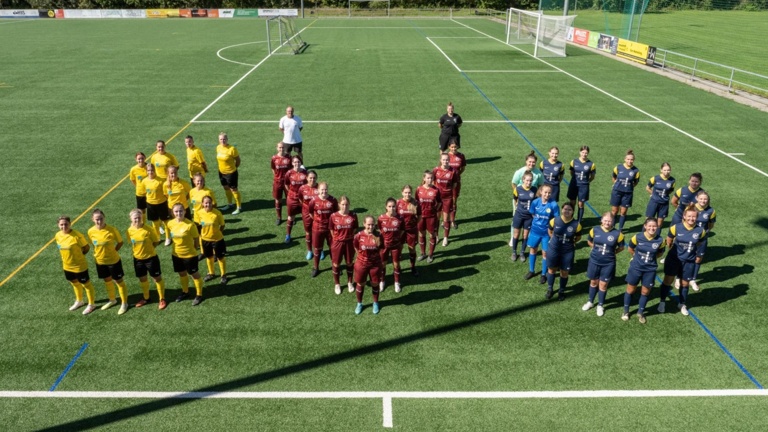 Neue Trainingsbekleidung Frauen + Mädchen