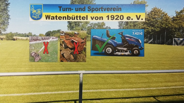 Rasentraktor für den Sportplatz in Watenbüttel