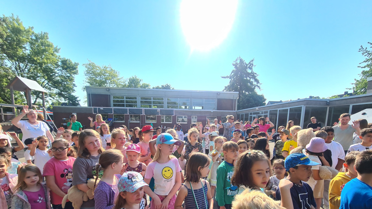 Sonnenschirm für den Schulhof der Nordschule Holzwickede