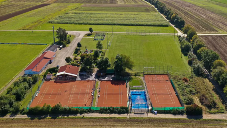 Padelcourt 2 + Rasen-Kleinfeld-Tennisplatz