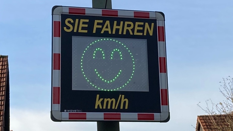 Zwei Geschwindigkeitsanzeigen für Hagen - für Lärmschutz &amp;amp; Sicherheit